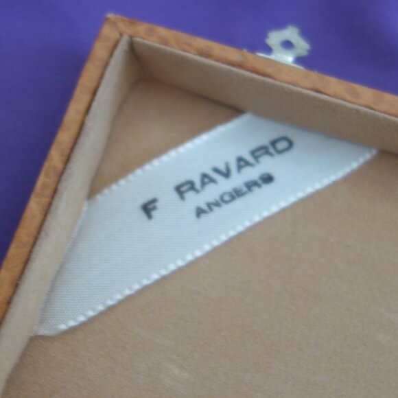 Vintage Set of Twelve(12) F RAVARD ANGLERS Knives with Box - Picture 3 of 8